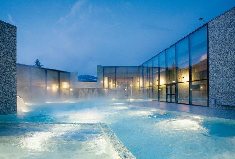 Romantik Hotel L'Etoile Шарме Екстериор снимка