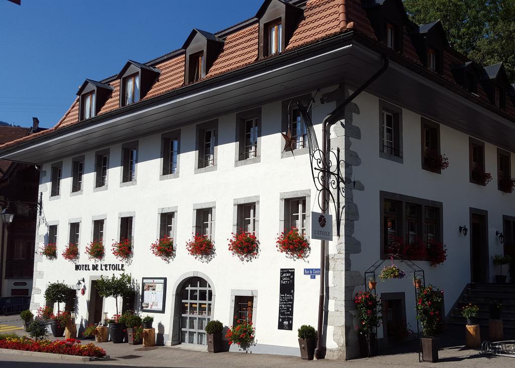 Romantik Hotel L'Etoile Шарме Екстериор снимка