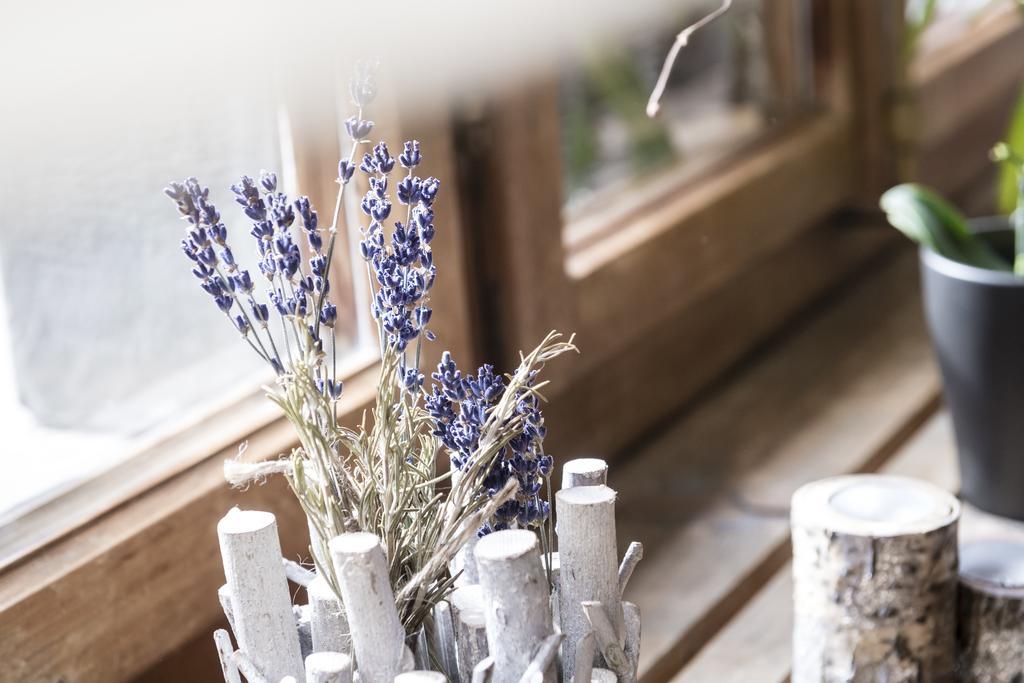 Romantik Hotel L'Etoile Шарме Екстериор снимка