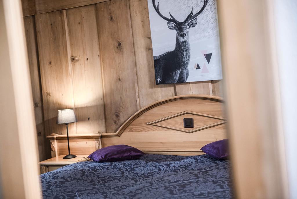 Romantik Hotel L'Etoile Шарме Екстериор снимка
