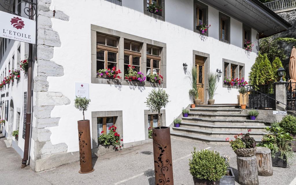 Romantik Hotel L'Etoile Шарме Екстериор снимка