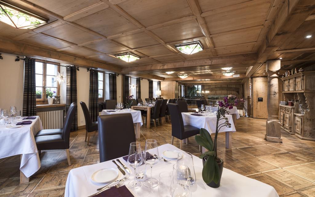 Romantik Hotel L'Etoile Шарме Екстериор снимка