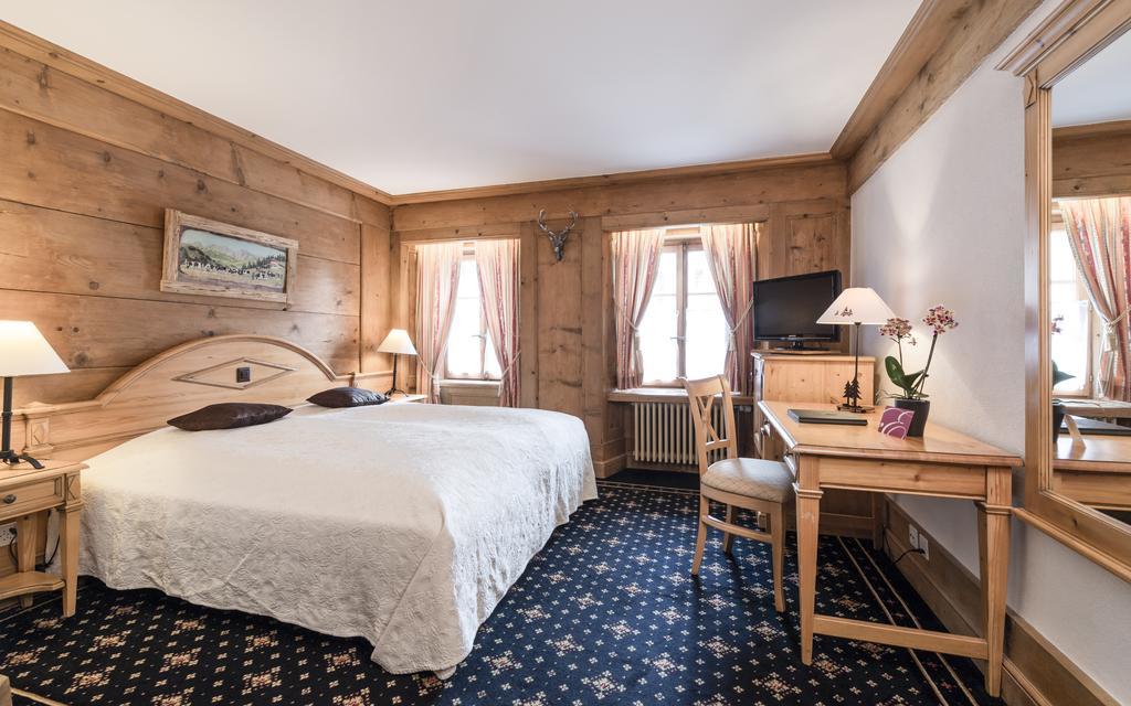 Romantik Hotel L'Etoile Шарме Екстериор снимка