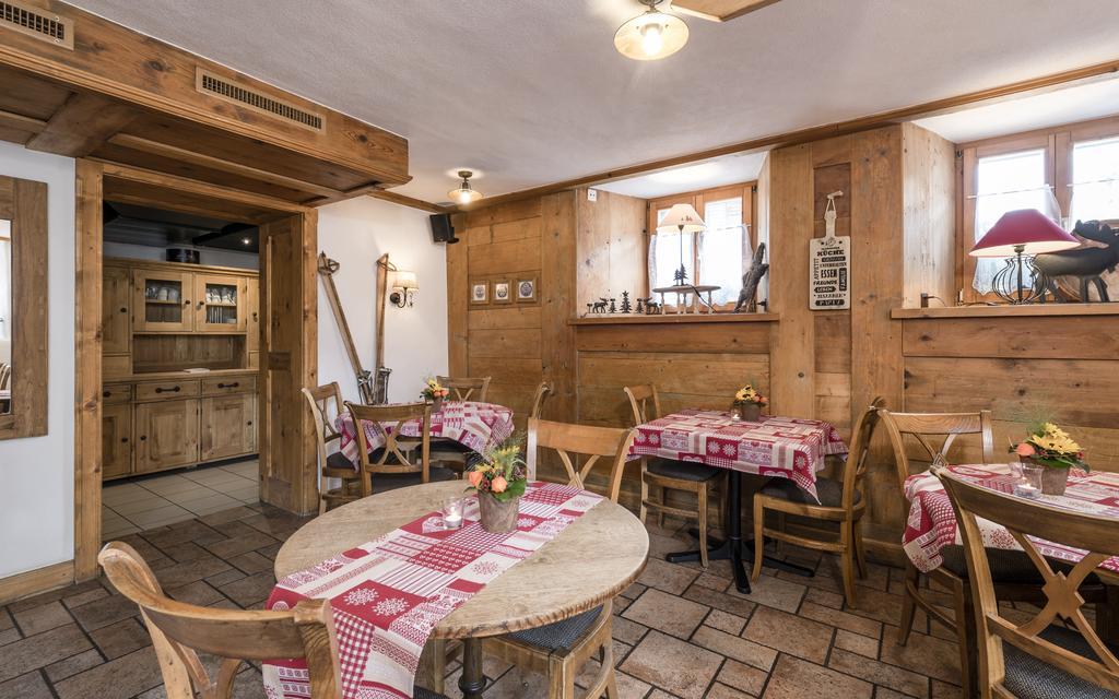Romantik Hotel L'Etoile Шарме Екстериор снимка