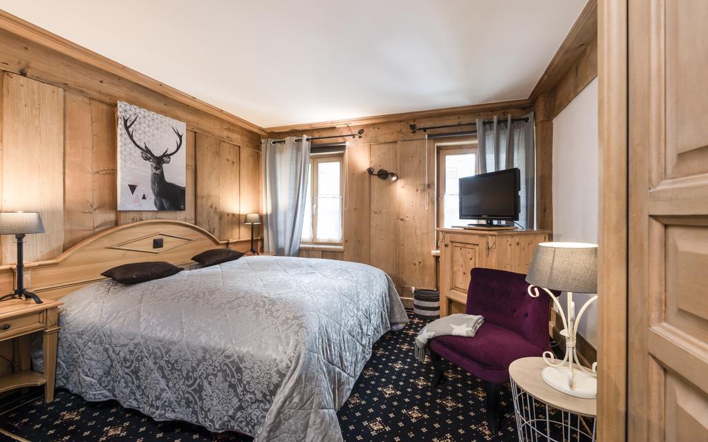 Romantik Hotel L'Etoile Шарме Екстериор снимка