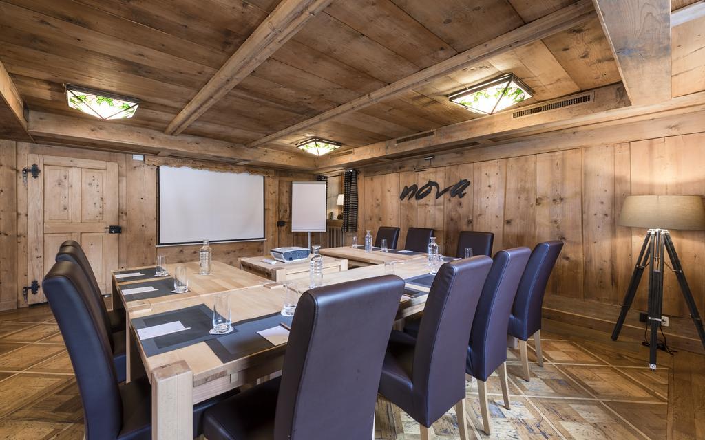 Romantik Hotel L'Etoile Шарме Екстериор снимка