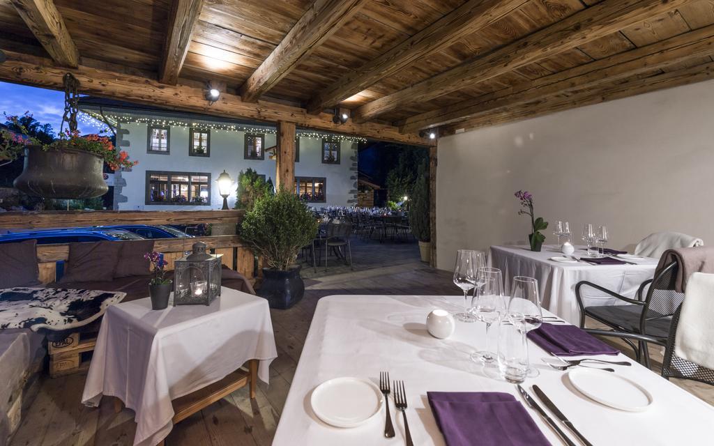 Romantik Hotel L'Etoile Шарме Екстериор снимка