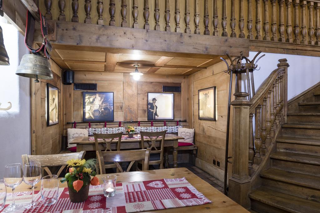 Romantik Hotel L'Etoile Шарме Екстериор снимка
